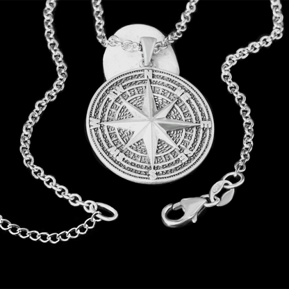 Kompass Anhänger Nahaufnahme – Details
