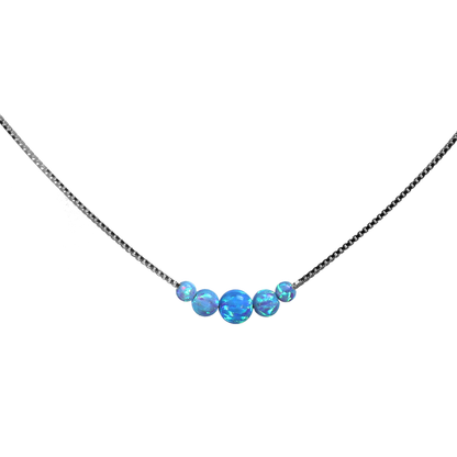 Opal Collier Blau – Feine Venezianerkette mit 5 weißen Opal Perlen