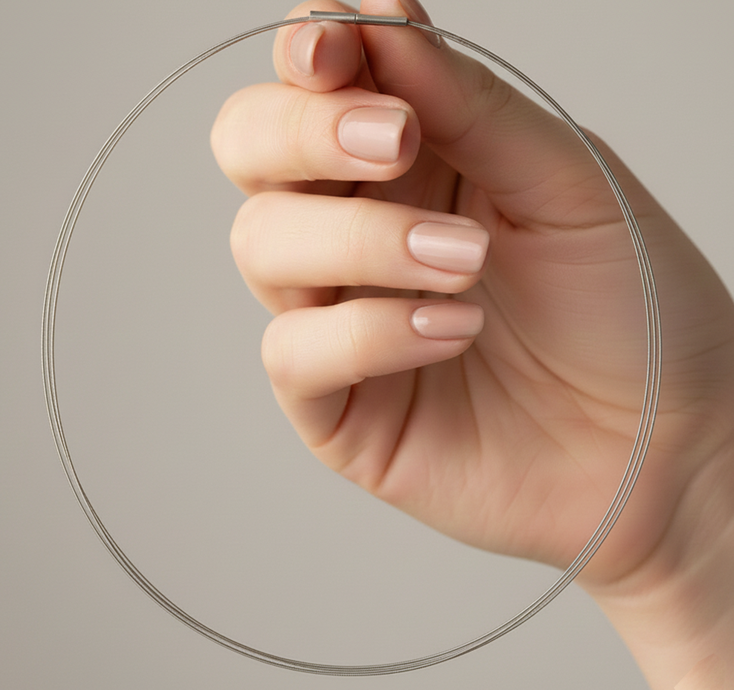 Eleganter Damen-Halsreif aus Edelstahl – 4-reihig  mit sicherem Bajonettverschluss | Länge wählbar: 42 cm oder 45 cm