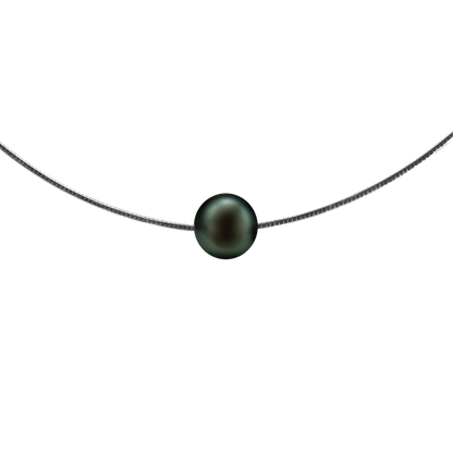 Tahiti-Perlen Omega Halskette (8–9 mm) – 925 Sterling Silber, weiß rhodiniert | „Schwebende Perle“, Farbe Pfau | 42/45 cm