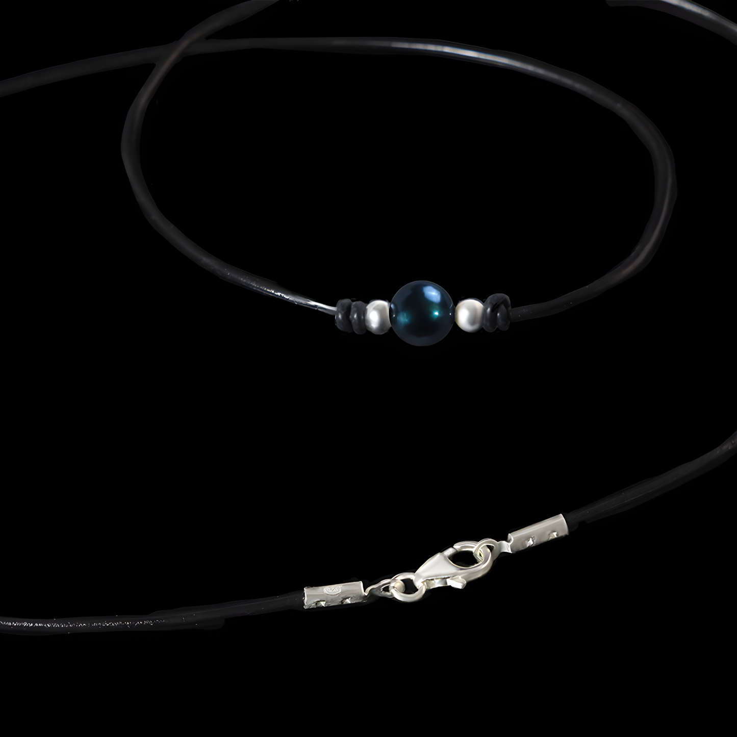 Schwarze Tahiti-Perlen Halskette – Ziegenleder & 925 Silber (9mm)